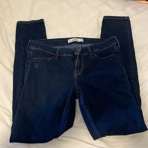 hollisrer dark blue jeans with no holes
